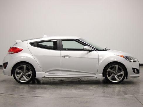 Used 2013 Hyundai Veloster Turbo FWD image 9