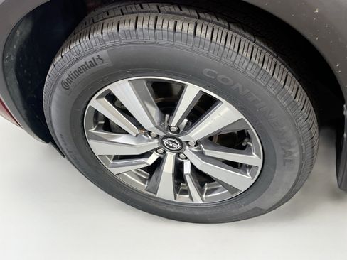 Used 2023 Nissan Pathfinder SL w/ Black Appearance Package AWD/4WD image 32