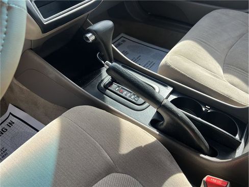 Used 2000 Honda Accord DX image 16