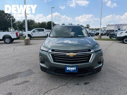Used 2023 Chevrolet Traverse LT AWD/4WD image 3
