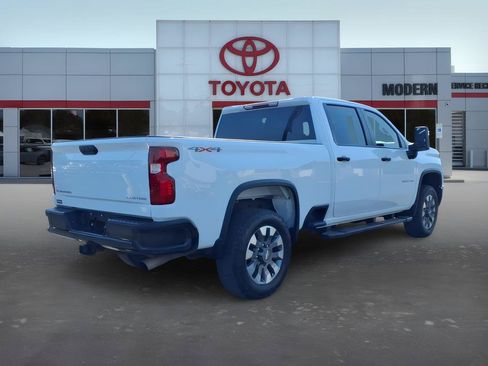 Used 2024 Chevrolet Silverado 2500 Custom w/ Custom Value Package AWD/4WD image 5