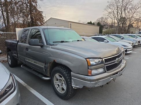 Used 2006 Chevrolet Silverado 1500 LT w/ Light Duty Power Package image 1