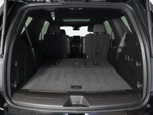 Used 2023 Chevrolet Tahoe LT w/ Luxury Package AWD/4WD image 11
