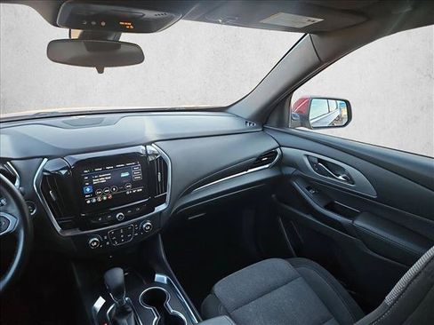 Used 2023 Chevrolet Traverse LT AWD/4WD image 4
