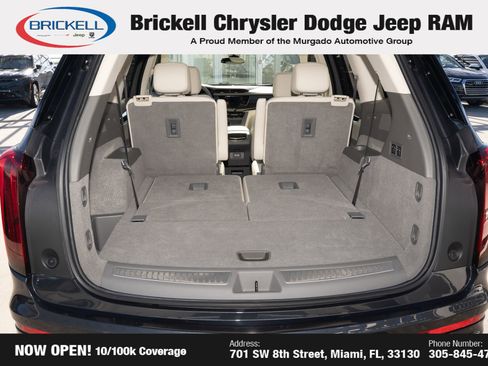 Used 2023 Cadillac XT6 Premium Luxury image 10