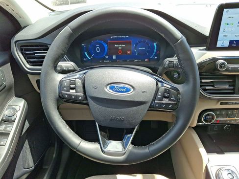 Used 2021 Ford Escape SEL w/ Technology Package AWD/4WD image 8