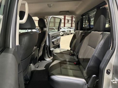 Used 2018 Nissan Titan S RWD image 17