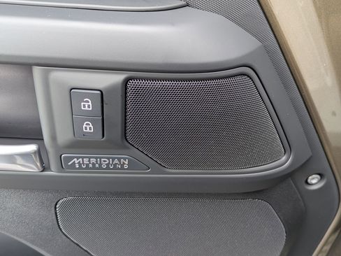 New 2026 Land Rover Defender 110 X-Dynamic SE image 23