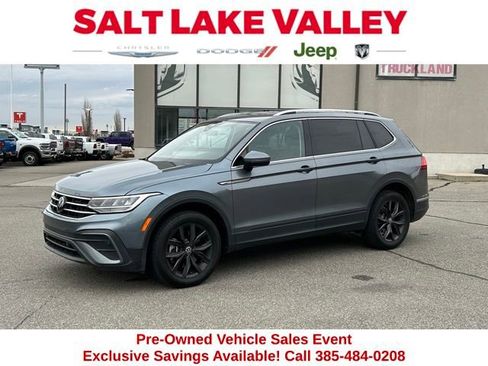 Used 2024 Volkswagen Tiguan SE image 1