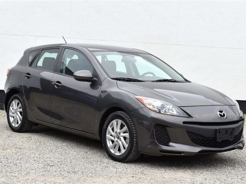 Used 2013 MAZDA MAZDA3 i Touring w/ Preferred Equipment Pkg FWD image 1