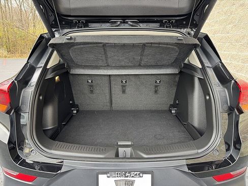 Used 2023 Buick Encore GX Essence w/ Experience Buick Package image 32