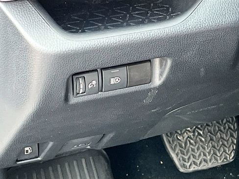 Used 2024 Toyota RAV4 XLE AWD/4WD image 10