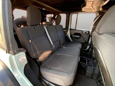 Used 2024 Jeep Wrangler Unlimited Rubicon 4xe w/ Convenience Group AWD/4WD image 20