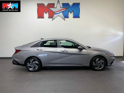 New 2025 Hyundai Elantra Limited