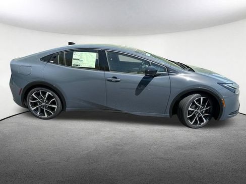 New 2026 Toyota Prius Plug-In Hybrid FWD image 11