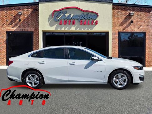 Used 2020 Chevrolet Malibu LS w/ Driver Confidence Package II image 3