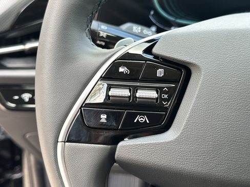 Certified 2025 Kia Niro EX FWD image 17