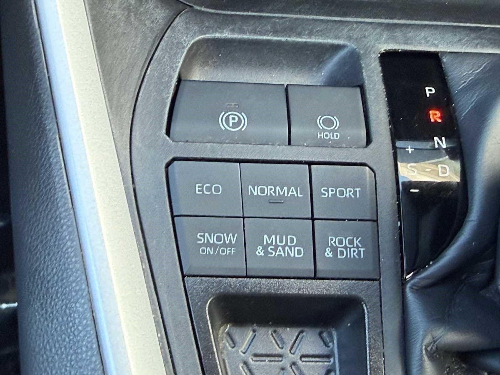 Certified 2023 Toyota RAV4 XLE Premium AWD/4WD image 31