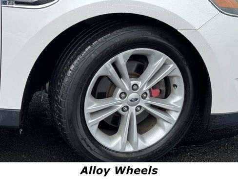 Used 2016 Ford Taurus SEL image 14