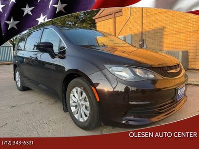 Used 2017 Chrysler Pacifica Touring w/ Tire & Wheel Group