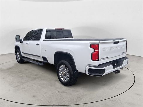 Used 2024 Chevrolet Silverado 2500 High Country w/ High Country Premium Package image 3