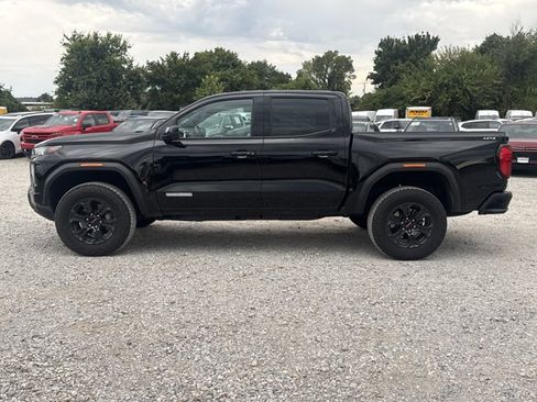 Used 2025 GMC Canyon Elevation w/ Technology Package AWD/4WD image 3