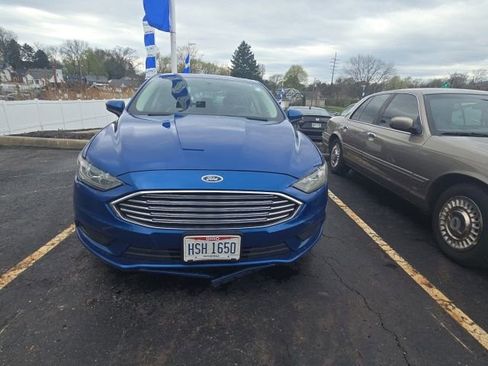 Used 2018 Ford Fusion SE w/ Fusion SE Technology Package image 10