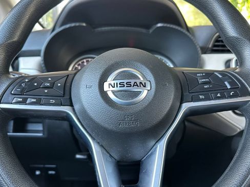 Used 2021 Nissan Versa SV FWD image 23