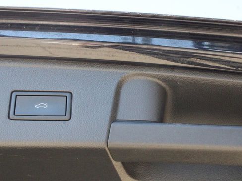 Used 2025 Volkswagen Atlas SE AWD/4WD image 56