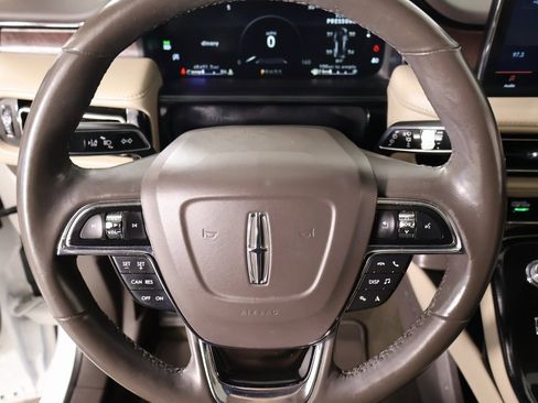 Certified 2022 Lincoln Nautilus Reserve image 3