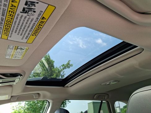 Certified 2025 Subaru Outback Touring XT AWD/4WD image 16