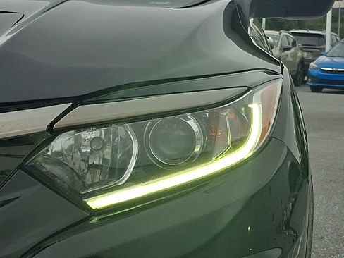 Used 2022 Honda HR-V Sport image 9