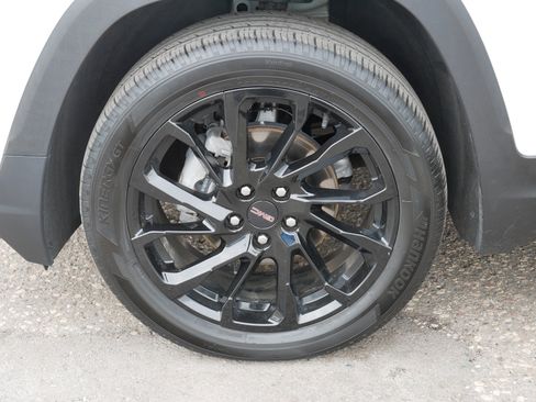 Used 2024 GMC Terrain SLE w/ Driver Convenience Package image 15