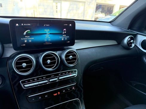 Used 2021 Mercedes-Benz GLC 300 image 21
