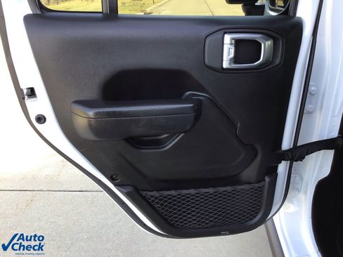 Used 2022 Jeep Wrangler Unlimited Rubicon 4xe w/ Cold Weather Group image 11