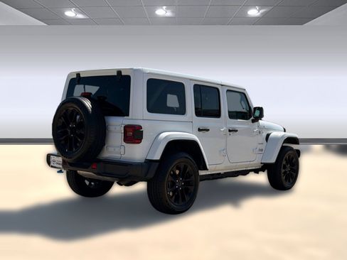 Used 2024 Jeep Wrangler Unlimited Sahara AWD/4WD image 9