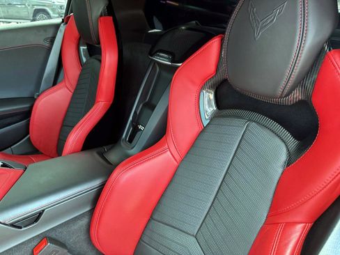 Used 2025 Chevrolet Corvette Stingray Preferred Cpe w/ Stealth Interior Trim Package RWD image 19