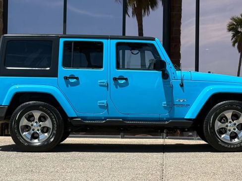 Used 2017 Jeep Wrangler Unlimited Sahara w/ Max Tow Package AWD/4WD image 15