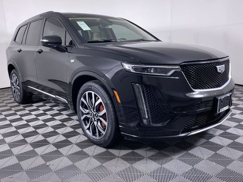 Certified 2023 Cadillac XT6 Sport w/ Platinum Package image 22