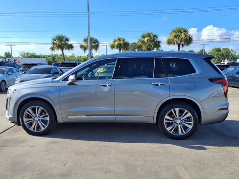 Used 2025 Cadillac XT6 Premium Luxury w/ Technology Package FWD image 9