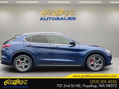 Used 2018 Alfa Romeo Stelvio AWD image 3