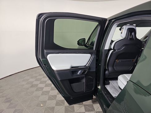 Used 2022 Rivian R1T Adventure image 17