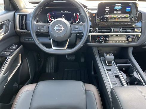Used 2025 Nissan Pathfinder Platinum w/ Cargo Package FWD image 12