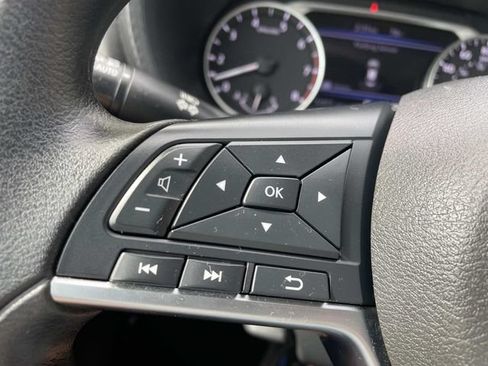 Used 2024 Nissan Sentra SV FWD image 33