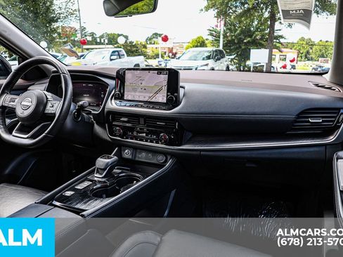 Used 2022 Nissan Rogue Platinum w/ Head-Up Display Package image 27