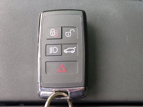 Used 2024 Land Rover Range Rover Evoque S AWD/4WD image 30