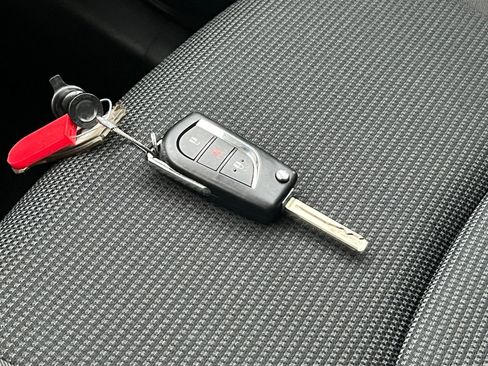 Used 2025 Toyota RAV4 LE image 22