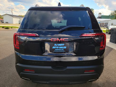 Used 2023 GMC Acadia SLT w/ Elevation Edition image 5