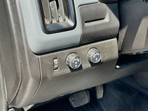 Used 2019 Chevrolet Colorado Z71 AWD/4WD image 10
