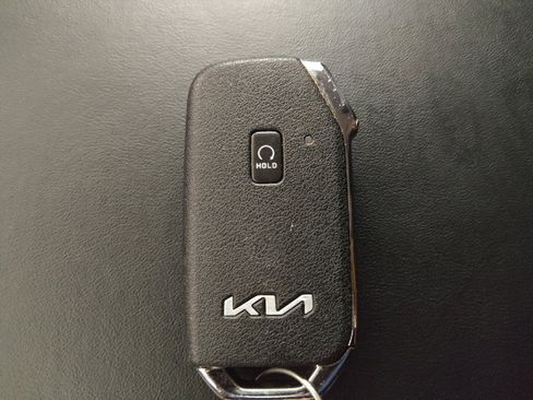 Used 2022 Kia Telluride LX AWD/4WD image 32